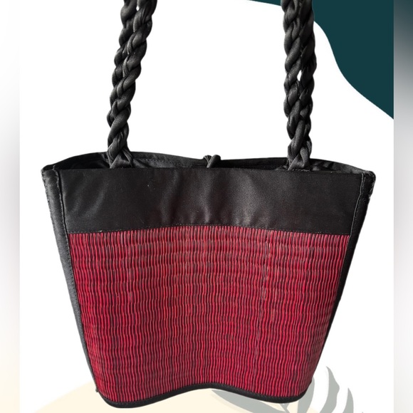 Baskets of Cambodia! Petite Curved Avi in Crimson Shoulder Bag - Picture 10 of 10